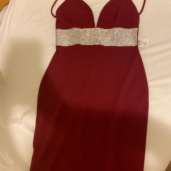 SENSUAL STARES CRISS-CROSS DRESS - Picture 6 of 7